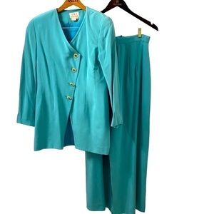 ISI turquoise blue 💯 silk pantsuit. Tunic jacket wide leg palazzo pant. Size 6.